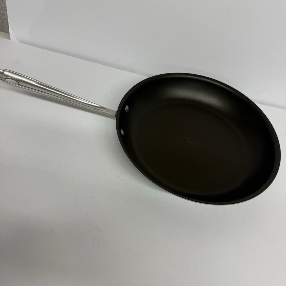 All-Clad 12-Inch Non-stick Copper Core 5-Ply Fry pan - Picture 2 of 10